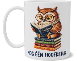 Mok met Lezende Uil en Tekst Nog Één Hoofdstuk - Grappige Uil met Boeken - Cadeau voor Boekenwurmen