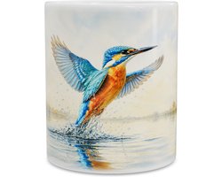 Mok met opvliegende ijsvogel boven het water - Dynamische aquarel illustratie Hollandse natuur met molen - Kleurrijk vogel cadeau voor natuurliefhebber - Stijlvolle koffiemok voor dagelijks gebruik