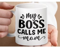 Mok 'Mijn Baas Noemt Me Mama' Mug, Grappige Moederdag Cadeau, Beste Mama Mok, Leuke Nieuwe Mama, Gift voor Mom, Mama Life Koffiemok