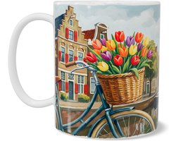 Mok vintage fiets met mandje vol kleurrijke tulpen aan Hollandse gracht - Sfeervolle aquarel illustratie met inspirerende quote Pluk de Dag - Vrolijk cadeau voor moederdag verjaardag of op bureau thuiswerkplek