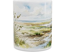 Mok - Zilte Greppelrus in Kustlandschap - Schitterend Aquarel van Kwelder met Houten Bruggetje en Duinen - Keramische Koffiebeker - Landelijke Woondecoratie