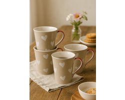 Mokken "Amora" set van 4 – Handgemaakt & Handgeschilderd – Met hartjes – Keramiek – Koffiemokken / Theekopjes – Cadeau voor hem of haar