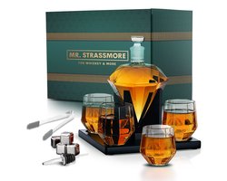 Mr. Strassmore - Luxe Whiskey Set Diamond – Whiskey Karaf 1L met Glazen Dop - 4 Whiskey Glazen - Houten Standaard - Schenktuit - Whiskey Stenen & IJstang – Origineel Cadeau