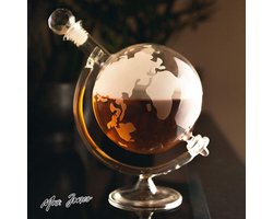 Mrs. Jones 700 ml capaciteit wereldkaart whisky karaf - whisky geschenken voor mannen wereldbol karaf voor wijn cocktails likeur whisky - uniek cadeau-idee - glazen whisky cadeausets met wereldkaart .