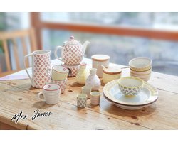 Mrs. Jones Bloomingville Susie Retro vintage water karaf ø 10 H 17 cm rood keramiek inhoud ca. 800 ml .