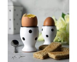 Mrs. Jones City to Cottage Set van 2 Wit en Zwart - Polka Dot Stippen - Handgemaakt Handgeschilderd - Keramiek - Eierdopjes Voor Harde Zachtgekookte Eieren .