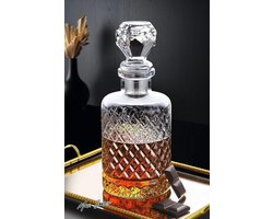 Mrs. Jones Handgemaakte whisky- en likeurkaraf met glazen deksel - huishoudelijke dranken karaf - waterkan speciale serie tijdloos (1250 ml) (diamant-top) .