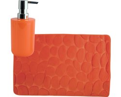 MSV badkamer droogloop mat/tapijt Kiezel motief - 50 x 80 cm - zelfde kleur zeeppompje 260 ml - oranje