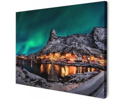 MuchoWow© Canvas Schilderij 40x30 cm Kamer Decoratie Woonkamer Slaapkamer Room Decor Wanddecoratie Wall Art Painting Noorderlicht - IJsland - Sneeuw - Dorp - Groen - Bergen