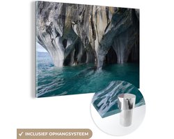 MuchoWow® Glasschilderij 120x80 cm - Schilderij acrylglas - Marmeren zuilen van marmer van de Marble Caves - Foto op glas - Schilderijen