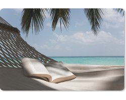 Muismat Hangmat op het strand - Een boek in een hangmat onder een handpalm muismat rubber - 27x18 cm - Muismat met foto