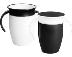 Munchkin Drinkbeker - Miracle Trainer Cup 2-pack - 360 Graden Babybeker - BPA-vrij, Met Handgrepen - Lekvrije Drinkbeker - Vaatwasmachinebestendig - Geschikt voor Baby's vanaf 6 Maanden en Ouder - Set van 2 - Zwart/Wit - 207 ml