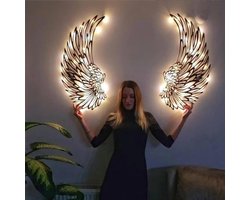 Muurdecoratie Engelenvleugels - Wandkunst Metaal - Woonkamer Decoratie - Met LED Verlichting - 45.7 x 30.5 cm - Zwart