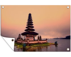 Muurdecoratie Pura Ulun Danu Bratan Tempel op Bali voor roze lucht - 180x120 cm - Tuinposter - Tuindoek - Buitenposter