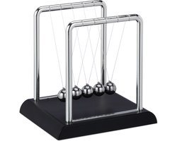 newton cradle - 5 ballen - 13,5 x 13,5 x 11,5 cm - decoratie kantoor en bureau - zilver