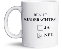 NietMokken.nl - Grappige koffiemok "Ben je kinderachtig? Ja/Nee" - Keramische tas en beker - Aan beide zijden bedrukt - Vaatwasser- en magnetronbestendig - Humor cadeau voor vrienden en collega's - 325ml
