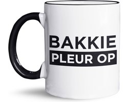 NietMokken.nl - Grappige Koffiemok/Beker 325 ml - Bakkie Pleur Op - Keramische Mok voor Koffieliefhebbers - Koffietas - Vaatwasser- en Magnetronbestendig - Aan Beide Zijden Bedrukt - Perfect Cadeau voor Thuis en Werk - 11 oz - Zwarte Variant