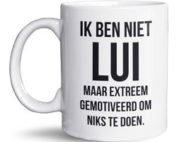 NietMokken.nl – Mok met Tekst voor Luie Mensen – 325 ml – Grappige Beker “Ik ben niet lui, maar extreem gemotiveerd om niks te doen” – Humor Tas voor Kantoor en Thuis – Magnetron- en Vaatwasserbestendig – Dubbelzijdig Bedrukt – Cadeau voor Collega’s