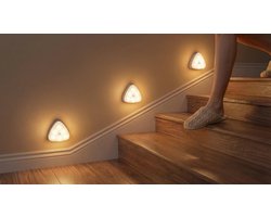 Nieuw oplaadbaar nachtlampje met sensor (2026) - Type-C snelladen-LED-nachtlampje met drie instelbare kleuren - Magnetische ophanghaak - Draagbaar wandlampje - Geschikt voor trappen, slaapkamers, gangen, kinderkamers, kledingkasten en andere ruimtes.