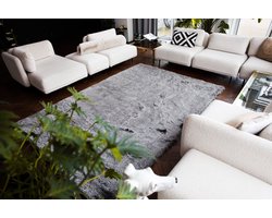 Noëlle Riche 22 - Hoogpolig vloerkleed in Wolfgrijs