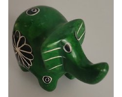 Nog meer sfeer in uw woonomgeving met deze prachtig handgemaakte mini olifant! Een bijzondere olifant gemaakt van speksteen, een zachte natuursteen. Vind een gezellig plekje in je huis, serre/tuinkamer of de werkkamer. Voor uzelf of als cadeau.