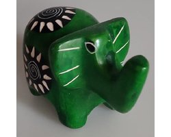 Nog meer sfeer in uw woonomgeving met dit prachtig handgemaakte olifantje! 3 x 7 x 4,5cm. Een bijzonder olifantje gemaakt van speksteen, een zachte natuursteen. Vind een gezellig plekje in je huis, serre/tuinkamer of bijvoorbeeld in de werkkamer.