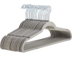 Non-Slip Kledinghangers - Flock Coat Hangers - Winddichte Haken - 30 Stuks - 4.5 Kg Draagvermogen - Space Saving - Dikke Schouders - Voor Jas En Pak - Opbergoplossing - Wastafel Organizer