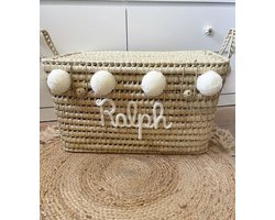 Opbergmand – Speelgoedmand – 60cm - Speelgoedkoffer – Koffer - Rieten mand - Speelgoed - Opbergen - Mand met naam - Pompon - Wol – Geschenk – Sint – Kerst – Verkleedkoffer - Kinderkamer - Gepersonaliseerd - Handgemaakt - Decoratie - Geboorte - Cadeau