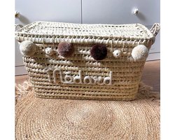 Opbergmand – Speelgoedmand – 60cm - Speelgoedkoffer – Koffer - Rieten mand - Speelgoed - Opbergen - Mand met naam - Pompon - Wol – Geschenk – Sint – Kerst – Verkleedkoffer - Kinderkamer - Gepersonaliseerd - Handgemaakt - Decoratie - Geboorte - Cadeau