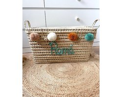 Opbergmand – Speelgoedmand – 60cm - Speelgoedkoffer – Koffer - Rieten mand - Speelgoed - Opbergen - Mand met naam - Pompon - Wol – Geschenk – Sint – Kerst – Verkleedkoffer - Kinderkamer - Gepersonaliseerd - Handgemaakt - Decoratie - Geboorte - Cadeau