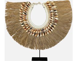 Ornament - unieke eye-catcher - bruin - schelpen - raffia - standaard - decoratie - ornament op voet - woonaccessoires - 47 x 47 cm - metalen standaard - sidetable accessoires - vakkenkast accessoires