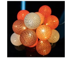 Ottoman LED lichtsnoer met 24 katoenen decoratieve bollen - Guirled – USB – met afstandbediening - lampionnen - lichtslinger