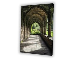 Oude stenen gang met gewelven - Architectuur canvas schilderij - Schilderij op canvas gang - Zuilen - Muurdecoratie landelijk - Woonkamer accessoires - canvas 50x70 cm