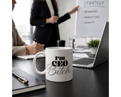 Out of the Blue - I'm CEO Bitch Mok - Grappige Koffiebeker voor de Baas - Keramiek - 325 ml