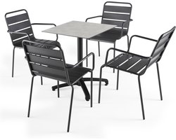 Oviala - Een lichtgrijze betonnen tuintafel en 4 grijze fauteuils - Opéra