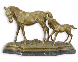 Paard en veulen beeldje van brons op marmeren sokkel – Luxe bronzen sculptuur voor liefhebbers van paarden, klassieke kunst en interieurdecoratie