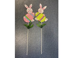 Paasstekers paashaas + gekleurd ei - Set van 2 stuks - metaal - hoogte 42 x 14 x 1 cm - Woondecoratie - Paasdecoratie - Woonaccessoires