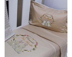 Persoonlijk geborduurde bedset (materiaal - katoen satijn) met bruin dekbedovertrek voor kinderen met konijnenfamilie en de naam van je kind 100x150cm\Personalized embroidered bed set (material -cotton sateen) with brown duvet cover for children with