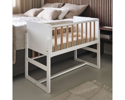 Petite Amélie Co sleeper Hout - Samen Slapen met je Baby - Zijkant Veilig naar Beneden - Wieg voor bijna elk Ouderlijk Bed of Boxspring - 100 % Beechwood - Wit & Naturel