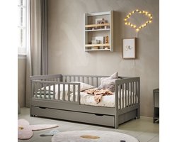 Petite Amélie Peuterbed 140x70 cm - Grijs Kinderbed - Creëer een Veilige & Stijlvolle Slaapomgeving - Voor Kleintjes die Hun Ledikant Ontgroeid Zijn - Plume Collectie