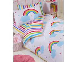 Peuter / junior dekbedovertrek wit met regenboog / regenbogen, wolken en kleine gekleurde sterren / sterretjes (achterzijde gestreept) 120 x 150 cm (beddengoed kinderkamer)