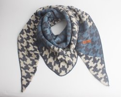 Pied de poule omslagdoek - Accessories Junkie Amsterdam- Dames- Herfst winter- Gebreid- Driehoek sjaal- Zwart blauw beige