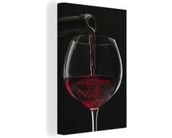 Plaatje van rode wijn die in wijnglas wordt gegoten Canvas 120x180 cm - Foto print op Canvas schilderij (Wanddecoratie woonkamer / slaapkamer) XXL / Groot formaat!