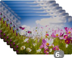 Placemat - Placemats kunststof - 45x30 cm - Bloemen - Wei - Paars - Gras - Wit - Wolken - Blauw - 6 stuks - Borden onderleggers antislip - Tafel decoratie - Luxe tafelversiering - Tafelmat vinyl - Bord onderlegger - Tafeldecoratie accessoires