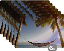Placemat - Placemats kunststof - Palmbomen - Hangmat - Lucht - 45x30 cm - 6 stuks - Hittebestendig - Anti-Slip - Onderlegger - Afneembaar