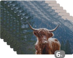 Placemat - Placemats kunststof - Schotse hooglander - Bos - Den - 45x30 cm - 6 stuks - Hittebestendig - Anti-Slip - Onderlegger - Afneembaar