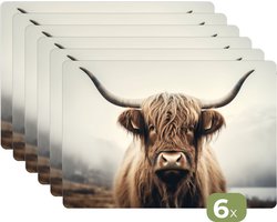 Placemats - 6 stuks - 45x30 cm - Placemat kunststof - Schotse hooglander - Hoorns - Landschap - Borden onderleggers - Decoratie voor op tafel - Keuken tafeldecoratie accessoires - Vinyl onderlegger - Tafelversiering