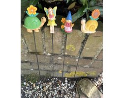 Polyresin deco stekers " Schildpad/Engel/Kabouter/ Slak" - Set van 4 stuks - diverse kleuren - hoogte incl. steker 52 x 8 x 1 cm - Woonaccessoires - Decoratieve stekers