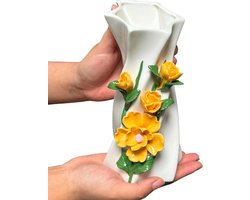 Porseleinen Beeldje van een Bloemenvaas, Herinneringsobjecten, Trouwen Geschenken en Aesthetische Sculptuur voor Thuisdecoratie in Geel Jasmijn