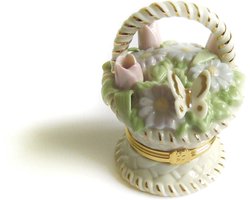 Porseleinen Mandje + Met Vlinderbedeltje - 7 x 8 cm - B-031